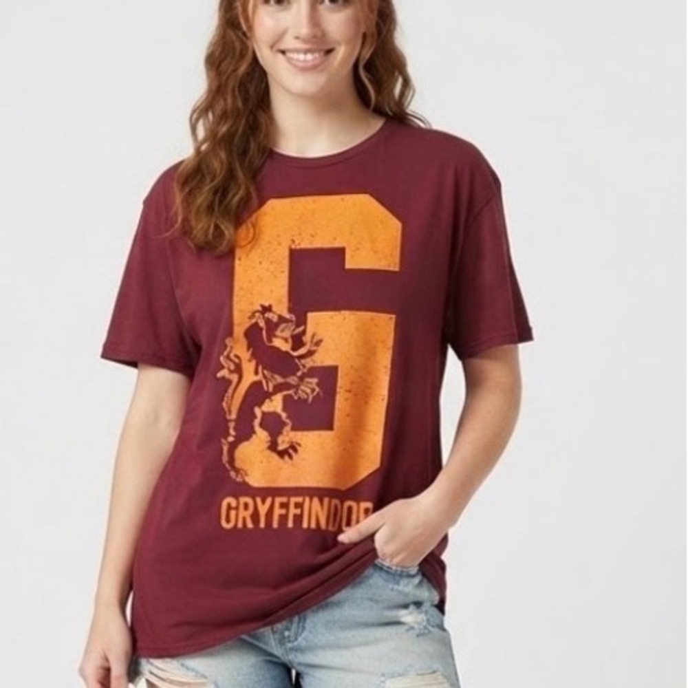 Harry Potter Gryffindor Varsity Graphic T-Shirt Maroon Cotton Large